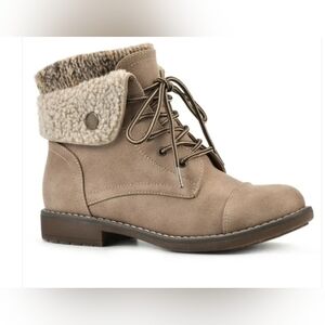 Cliffs by White Mountain Duena Boot Size 7.5 on Natural